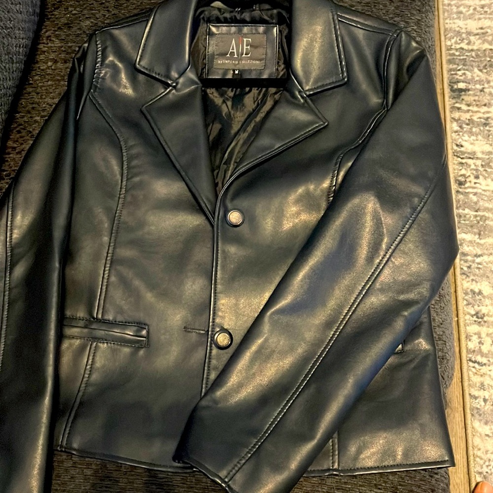 A&E size medium navy blue leather